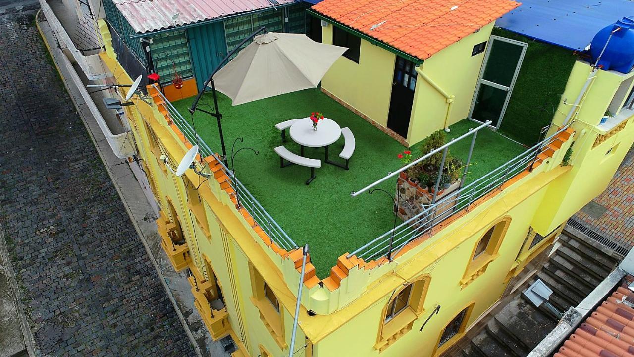 Hotel Olympus Plaza à Quito Extérieur photo