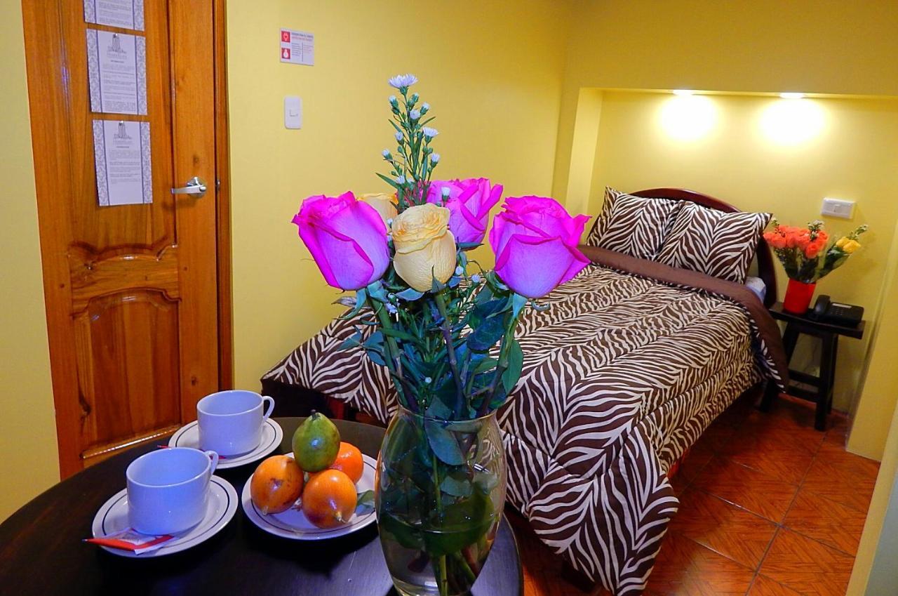 Hotel Olympus Plaza à Quito Extérieur photo