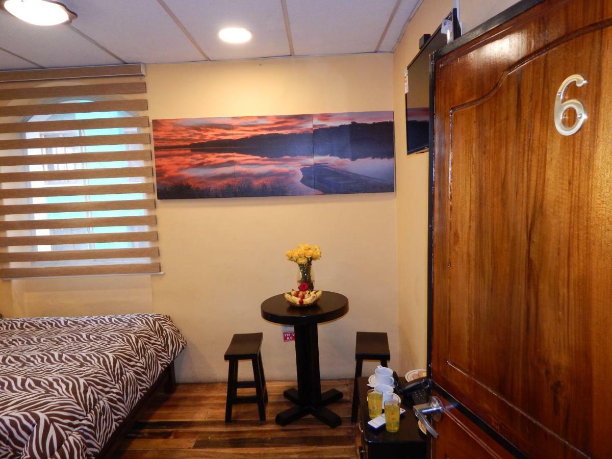 Hotel Olympus Plaza à Quito Extérieur photo